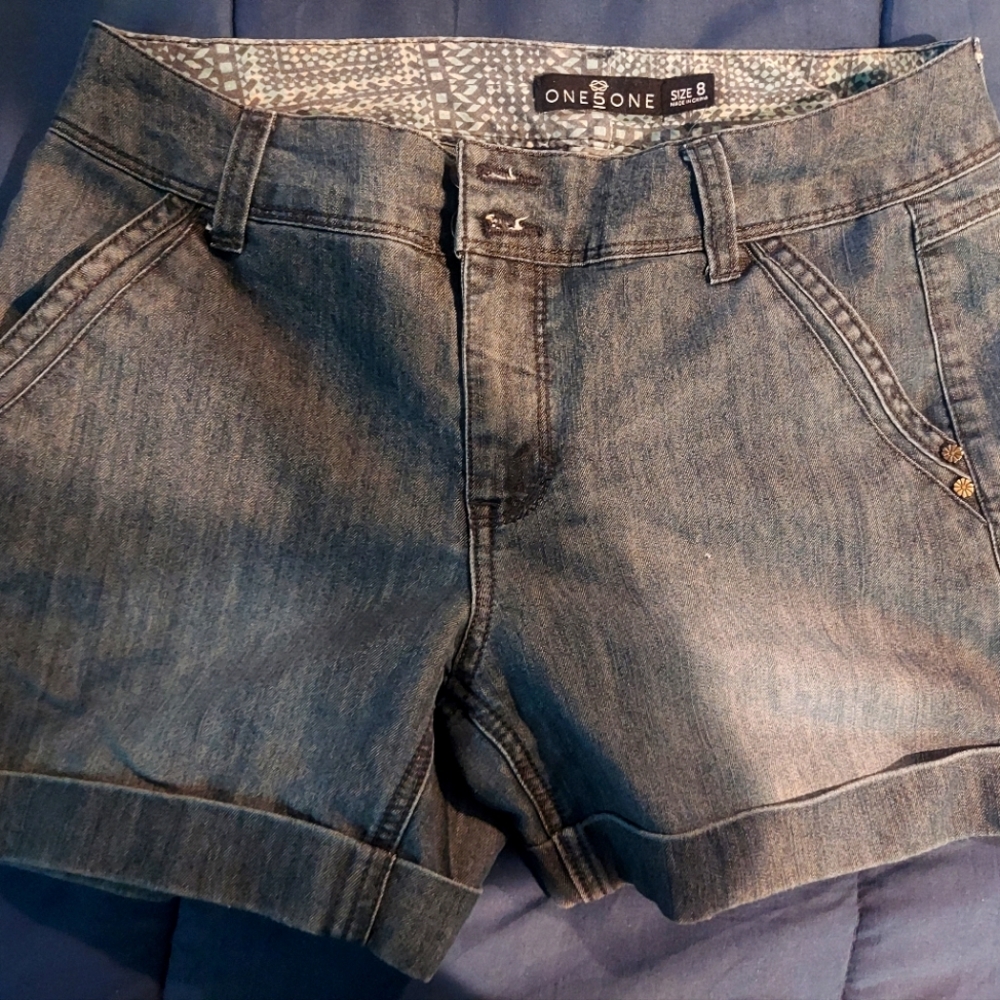 Womens size 8 one5one shorts